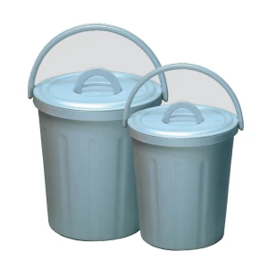 Pattumiera con coperchio